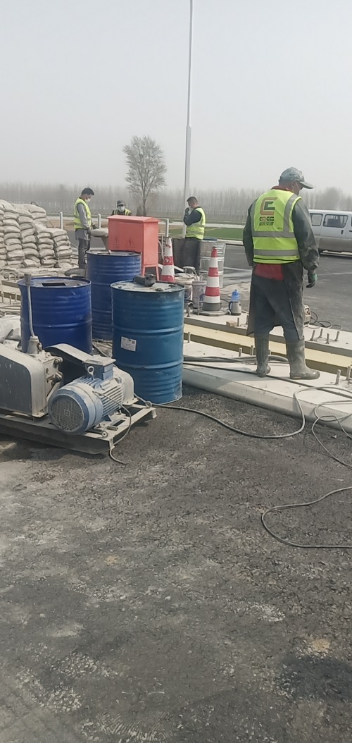 边坝公路路基回填土压密注浆